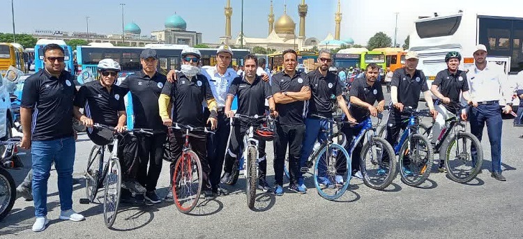 ركاب زني كاروان دوچرخه سواري كاركنان دانشگاه تربيت مدرس تا حرم مطهر امام خمینی (ره)