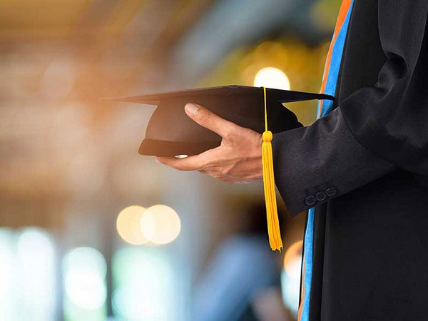 جلسه دفاع پايان نامه: زينب خسروي، گروه ادبیات نمایشی