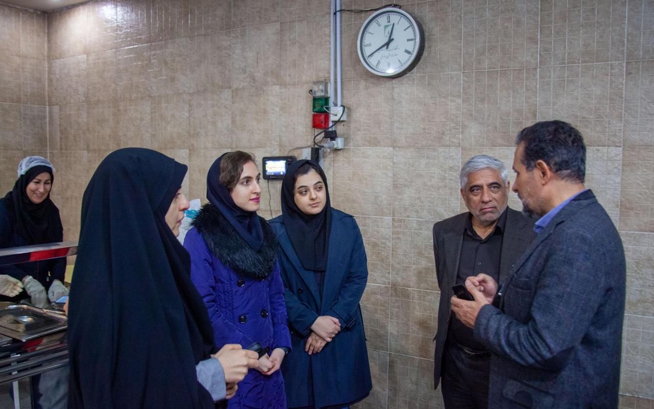 بازدید سرپرست دانشگاه از سلف دانشجویی خواهران