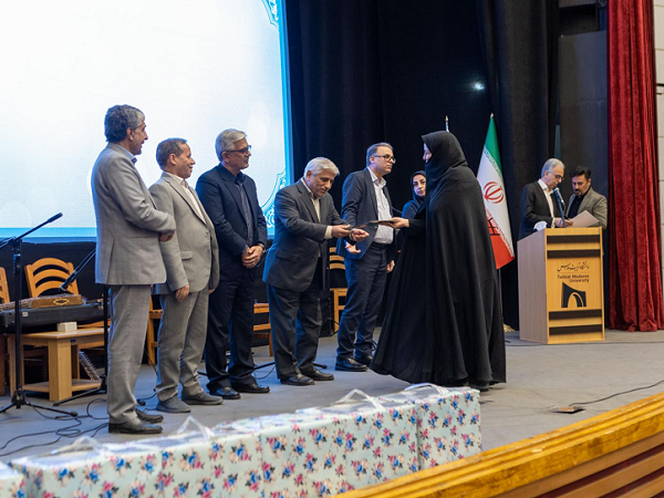 معرفی کارمند نمونه دانشکده علوم ریاضی 